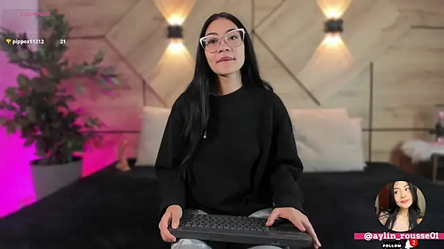 aylin rousse online show from October 12, 2025, 11:42 am