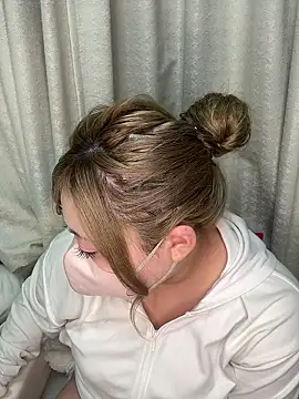 Snapshot of Chua-chan chatting on October 7, 2025, 6:38 pm Chua-chan online show from October 7, 2025, 6:38 pm