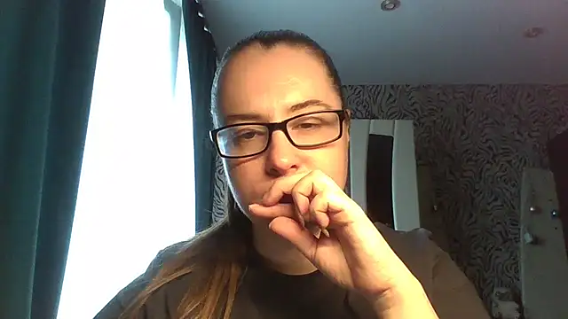 karina160000 online show from May 11, 2026, 2:12 pm