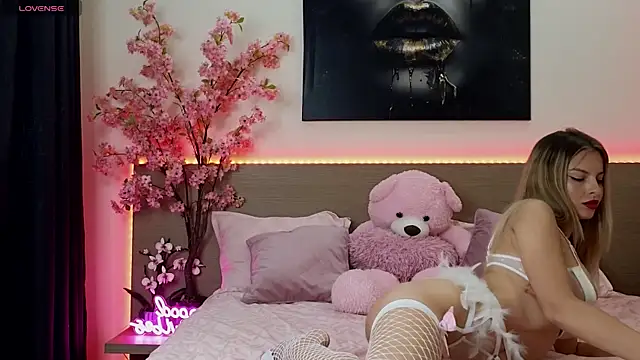 anexblondie online show from October 28, 2025, 4:31 pm