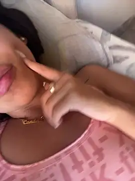 lulizoee online show from February 18, 2026, 5:42 pm