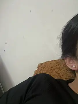 lulizoee online show from June 24, 2026, 6:29 pm