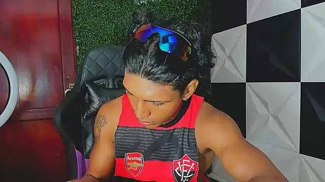 bull cam online show from September 29, 2025, 5:40 pm