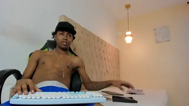 Jax Maliq online show from November 29, 2025, 3:31 am