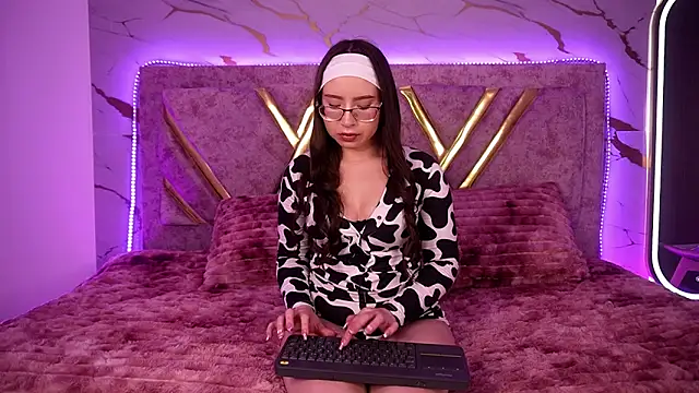 natasha vesper online show from October 29, 2025, 12:07 pm