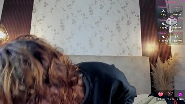 DarcyCullen online show from September 18, 2025, 12:07 pm