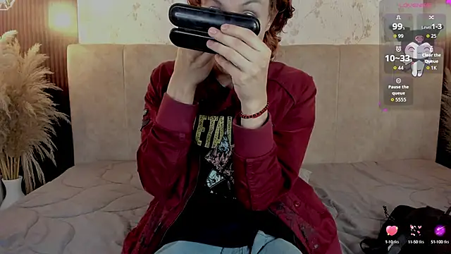 DarcyCullen online show from September 26, 2025, 11:36 am