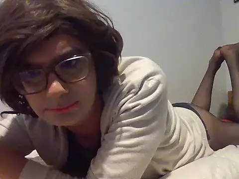 Snapshot of Nady79xxx chatting on November 15, 2025, 9:32 pm Nady79xxx online show from November 15, 2025, 9:32 pm