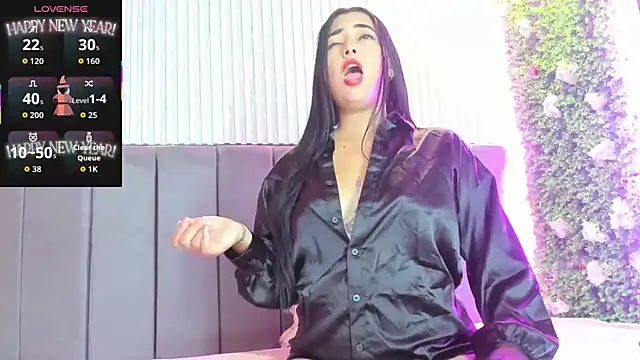 Skarlett hot  online show from October 23, 2025, 9:35 pm