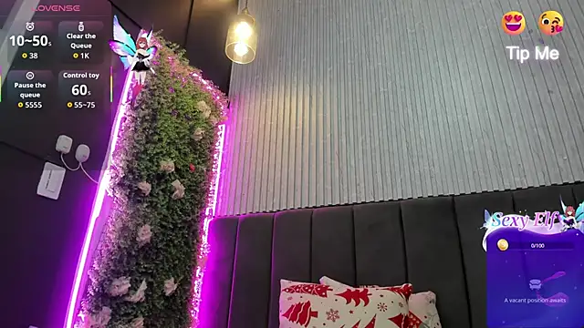 Skarlett hot  online show from December 15, 2025, 8:35 pm