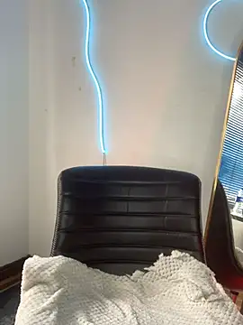 PrettyAshley  online show from November 16, 2025, 7:41 pm