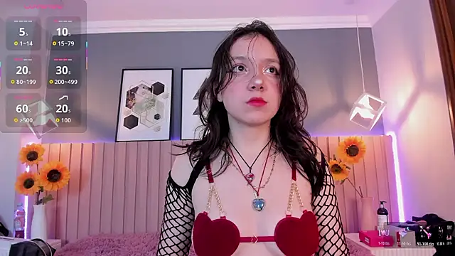 Nina Ford online show from February 4, 2026, 3:01 am