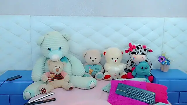 hanna sweett34 online show from December 17, 2025, 4:29 am