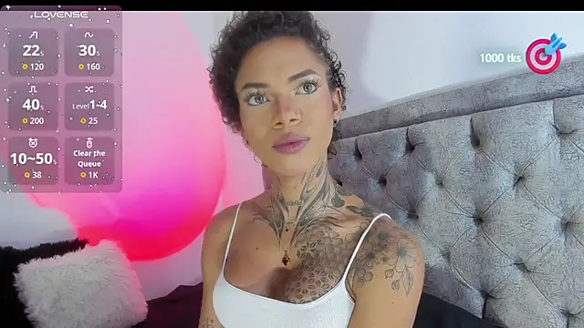 Snapshot of michell_danna chatting on October 3, 2025, 1:13 am michell danna online show from October 3, 2025, 1:13 am