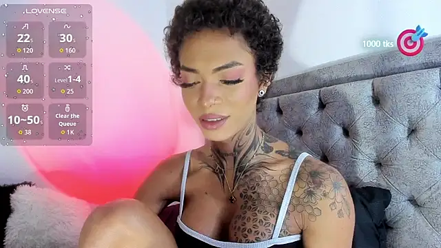 Snapshot of michell_danna chatting on October 11, 2025, 1:27 am michell danna online show from October 11, 2025, 1:27 am