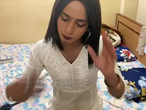 Snapshot of LuvLayla chatting on February 16, 2026, 8:16 pm LuvLayla online show from February 16, 2026, 8:16 pm