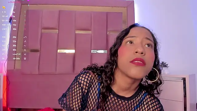 AikoSnow online show from October 10, 2025, 4:50 pm