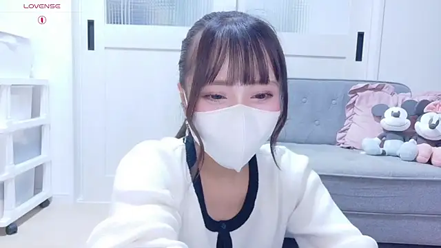 Snapshot of YURi_luv chatting on October 26, 2025, 9:59 am YURi luv online show from October 26, 2025, 9:59 am