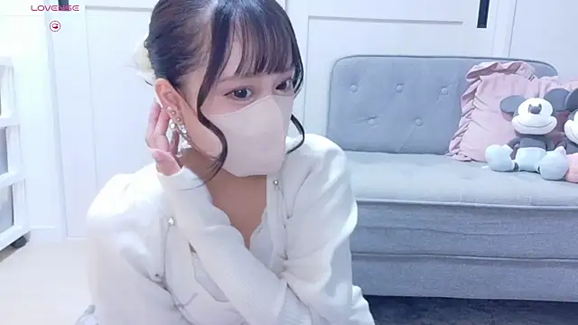 Snapshot of YURi_luv chatting on November 4, 2025, 11:09 am YURi luv online show from November 4, 2025, 11:09 am