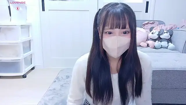 Snapshot of YURi_luv chatting on November 6, 2025, 11:33 am YURi luv online show from November 6, 2025, 11:33 am