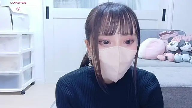 Snapshot of YURi_luv chatting on November 9, 2025, 10:24 am YURi luv online show from November 9, 2025, 10:24 am