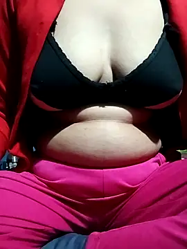 Snapshot of Deepa_hott chatting on October 28, 2025, 6:39 am Deepa hott online show from October 28, 2025, 6:39 am