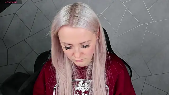 Snapshot of Joyce_Howard chatting on October 21, 2025, 2:34 am Joyce Howard online show from October 21, 2025, 2:34 am