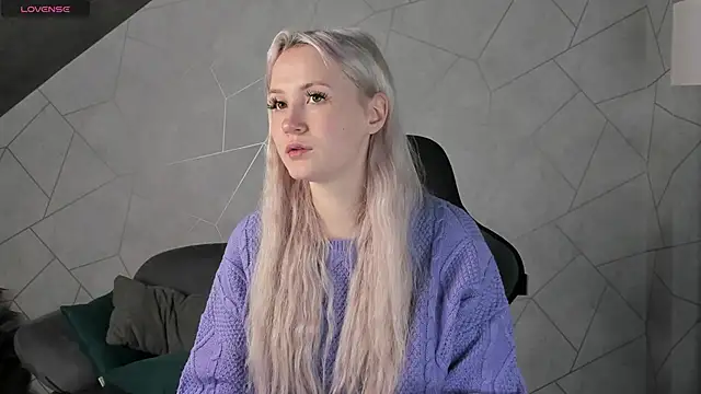 Snapshot of Joyce_Howard chatting on November 10, 2025, 1:04 am Joyce Howard online show from November 10, 2025, 1:04 am