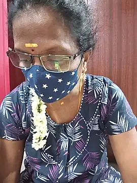 Snapshot of umashreetamil chatting on June 2, 2026, 4:09 pm umashreetamil online show from June 2, 2026, 4:09 pm