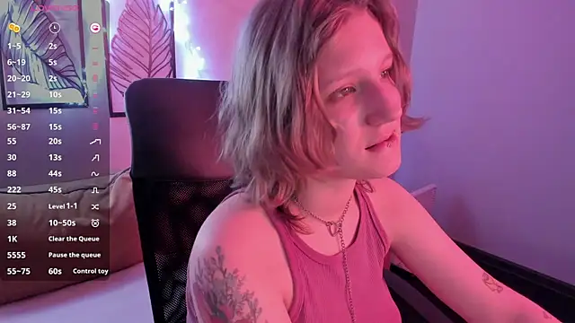 Hailey Foxy online show from December 4, 2025, 8:12 am