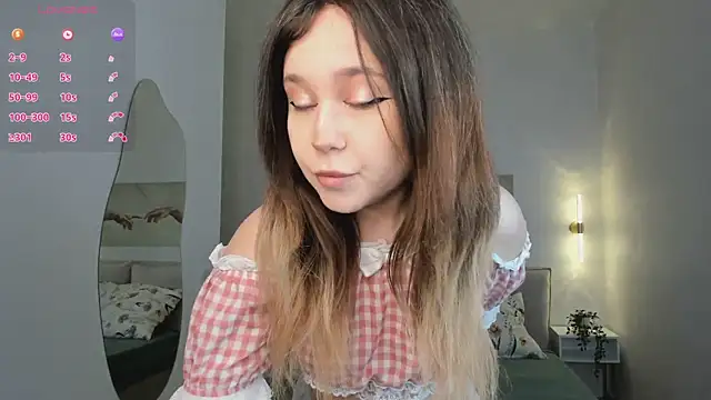 Lina Glow online show from June 14, 2026, 6:48 am