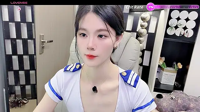 Yueyue-MM online show from July 6, 2026, 3:03 pm