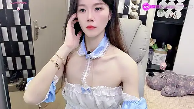 Yueyue-MM online show from July 15, 2026, 1:11 am