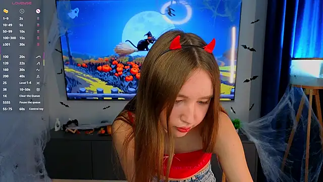 ElfredaTupy online show from November 11, 2025, 7:47 pm