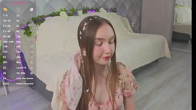 ElfredaTupy online show from May 15, 2026, 7:10 pm