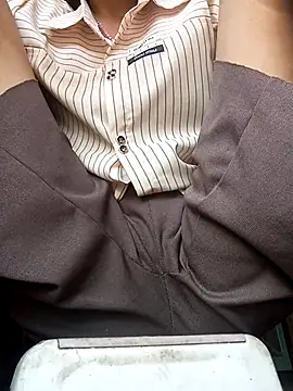 Snapshot of simi-lucy chatting on October 28, 2025, 6:28 am simi-lucy online show from October 28, 2025, 6:28 am