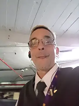 dinho carioca online show from April 14, 2026, 11:11 pm