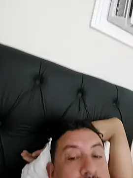 andrerj22 online show from October 6, 2025, 3:53 pm