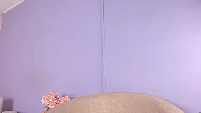 Snapshot of lourdes_moon22 chatting on October 24, 2025, 1:18 pm lourdes moon22 online show from October 24, 2025, 1:18 pm