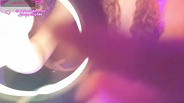 JuliCarl online show from February 19, 2026, 2:02 pm