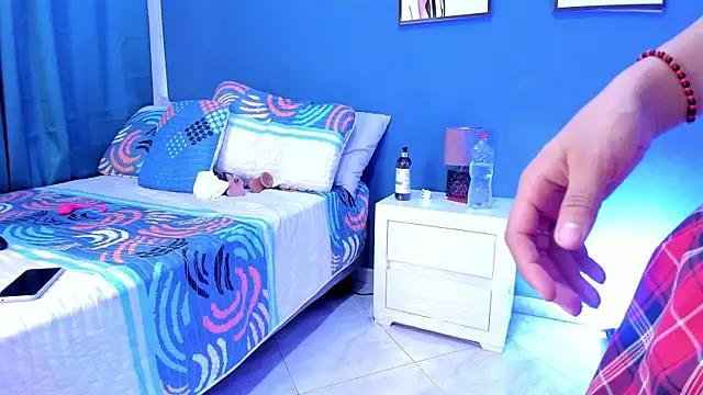 Grettel w online show from October 7, 2025, 8:06 pm