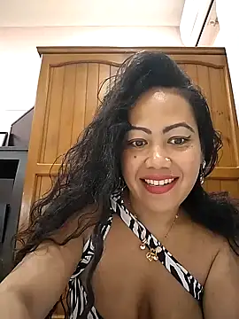Snapshot of Lindarossyta chatting on June 13, 2026, 4:27 pm Lindarossyta online show from June 13, 2026, 4:27 pm