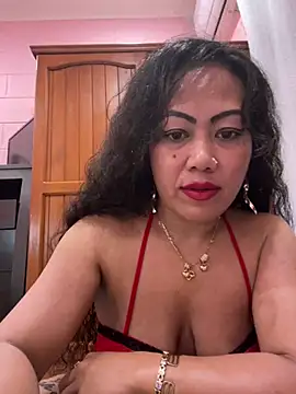 Snapshot of Lindarossyta chatting on July 19, 2026, 7:17 pm Lindarossyta online show from July 19, 2026, 7:17 pm