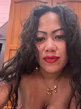 Snapshot of Lindarossyta chatting on July 29, 2026, 6:50 pm Lindarossyta online show from July 29, 2026, 6:50 pm