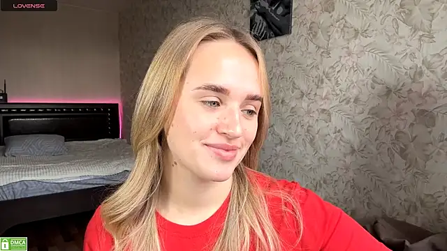 ElisabetLorney online show from November 6, 2025, 8:15 am