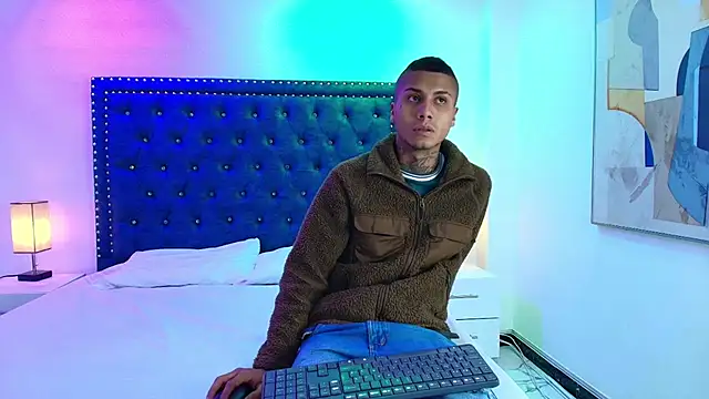 Damian and roxanne online show from December 2, 2025, 12:32 pm