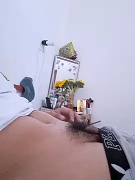 lian2210 online show from November 3, 2025, 3:57 pm