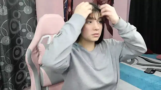 Zulema R1 online show from April 14, 2026, 10:38 pm