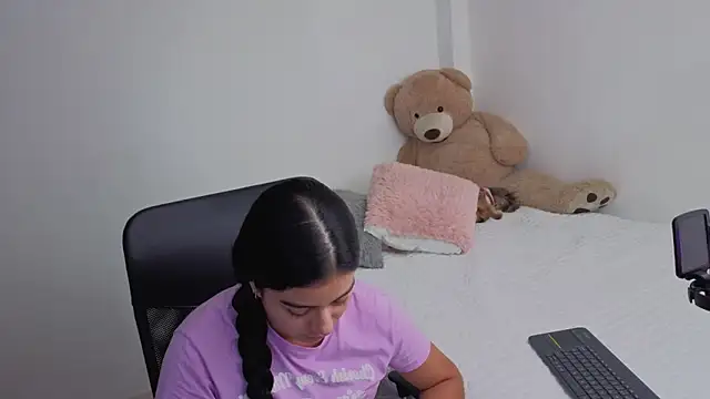 valerihouse online show from January 7, 2026, 12:13 am