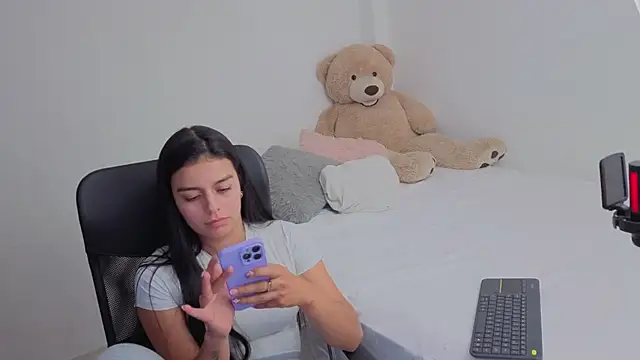 valerihouse online show from February 12, 2026, 1:22 am